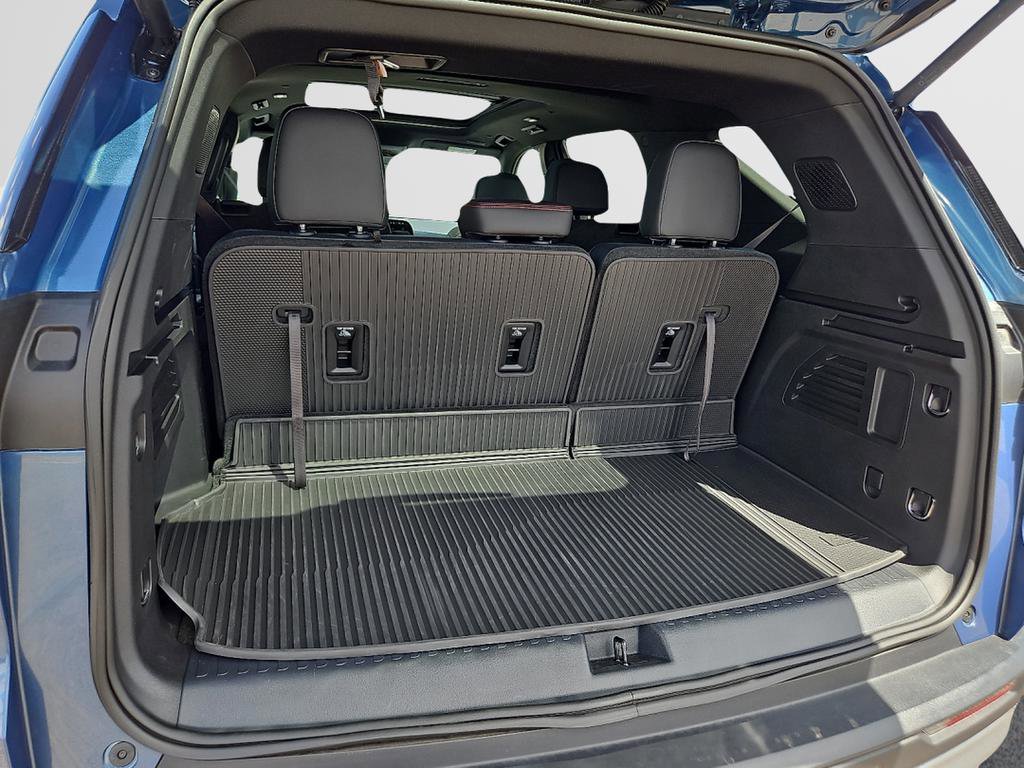 Used 2026 Chevrolet Traverse Z71 w/ LPO, Floor Liner Package image 7