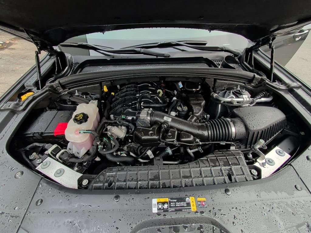 Used 2025 Jeep Grand Cherokee Altitude image 10