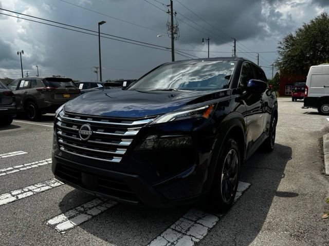 Used 2026 Nissan Rogue SV FWD image 4