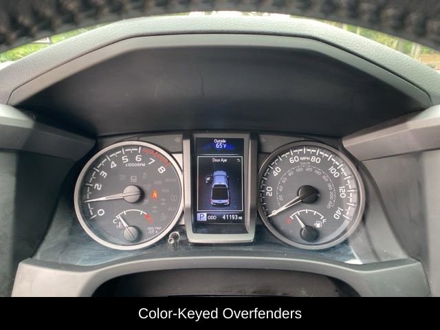 Used 2022 Toyota Tacoma TRD Sport AWD/4WD image 12