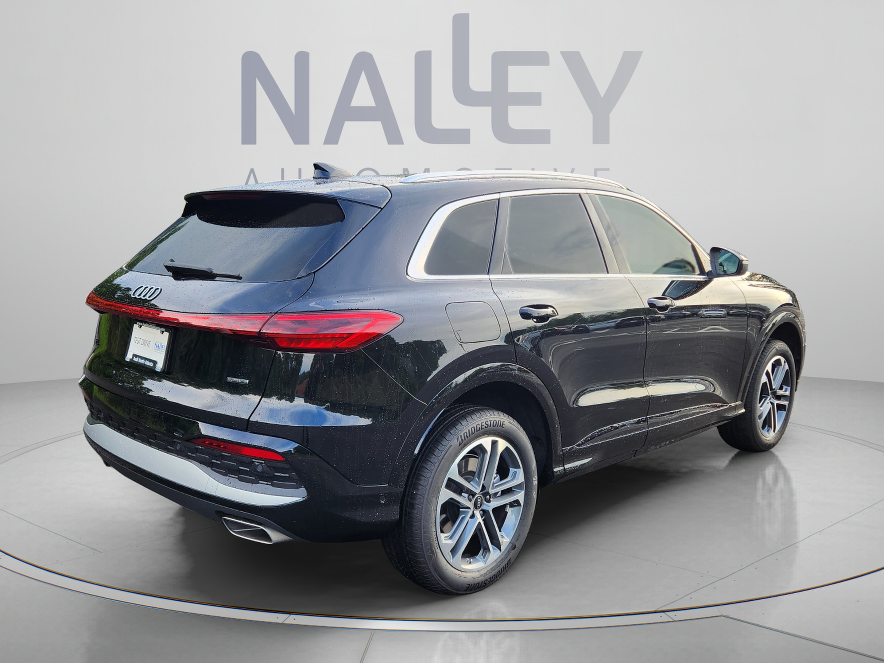 Used 2025 Audi Q5 Premium w/ Convenience Package AWD/4WD image 5