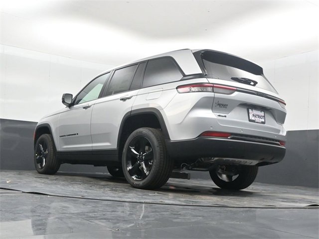 New 2025 Jeep Grand Cherokee Altitude image 40