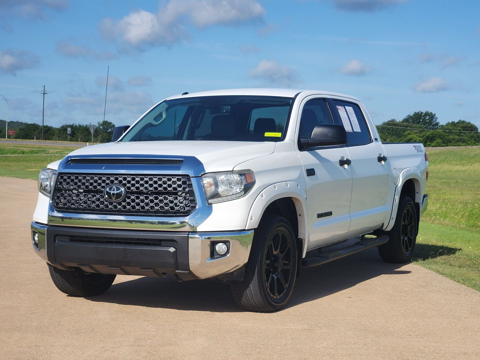 Used 2019 Toyota Tundra SR5 w/ SR5 Upgrade Package RWD image 2
