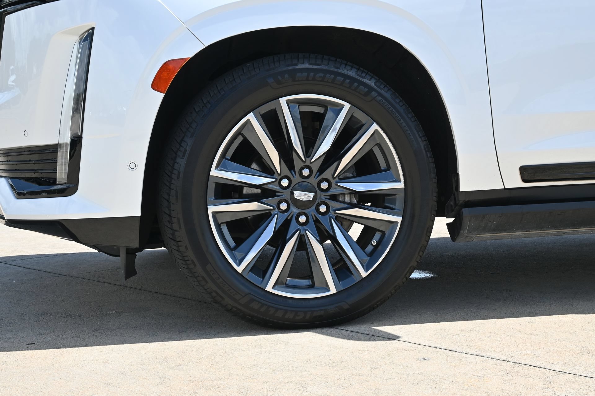 Used 2021 Cadillac Escalade ESV Sport Platinum RWD image 30
