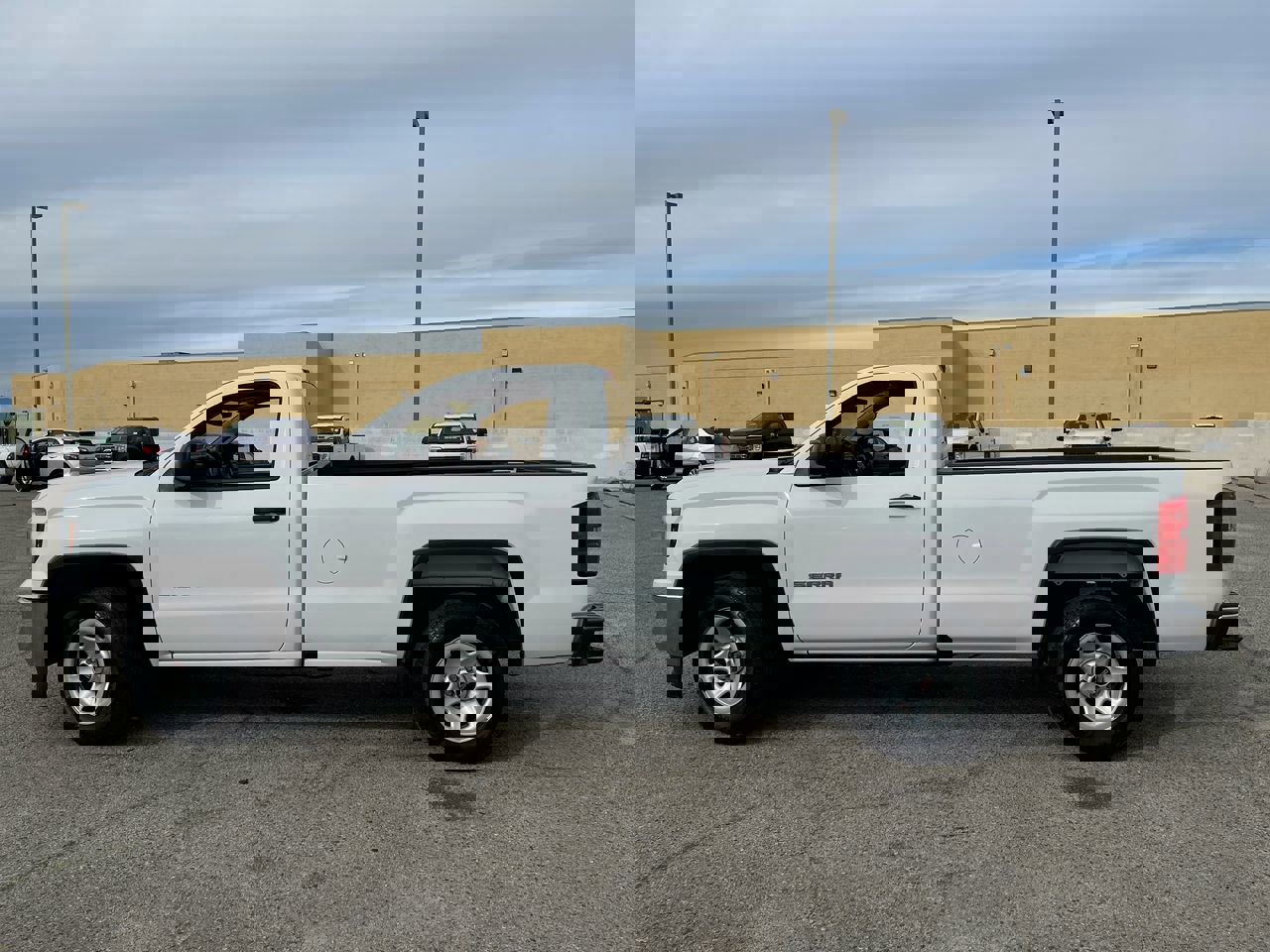 Used 2017 GMC Sierra 1500 2WD Regular Cab image 4