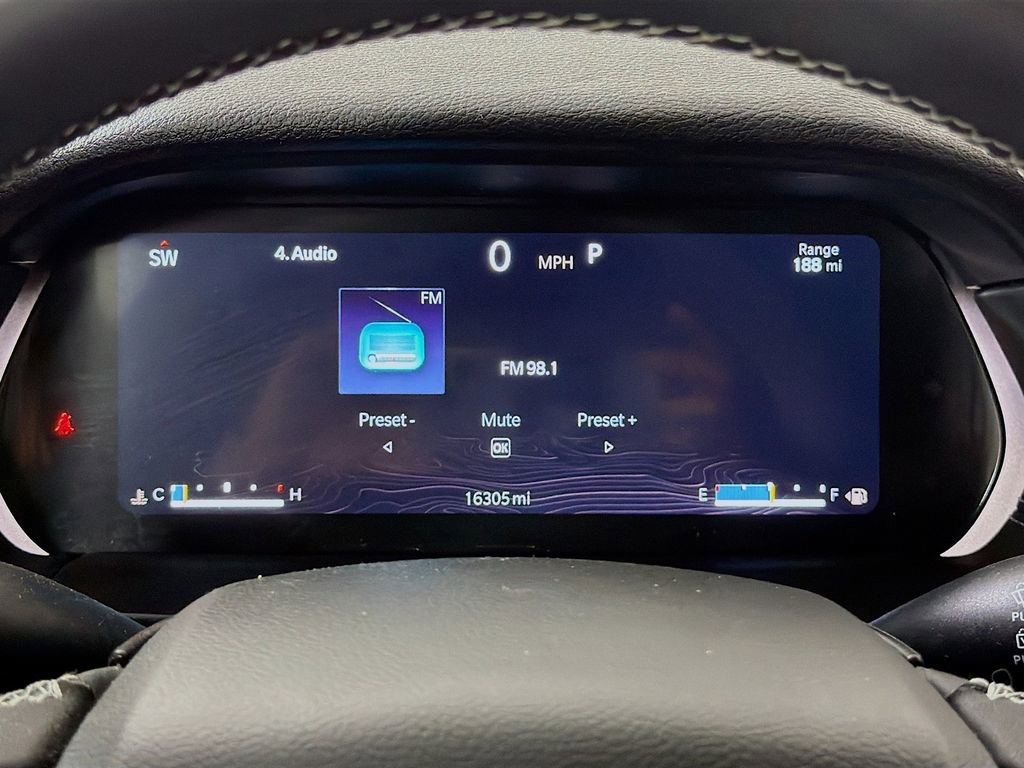 Used 2023 Jeep Grand Cherokee Laredo RWD image 15
