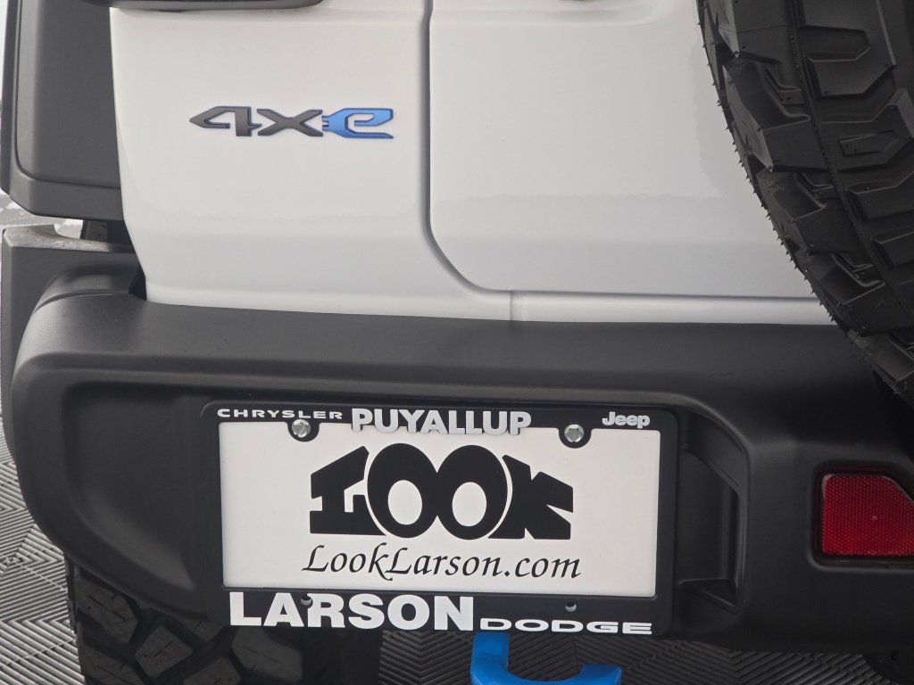 Used 2023 Jeep Wrangler Unlimited w/ Cold Weather Group AWD/4WD image 33