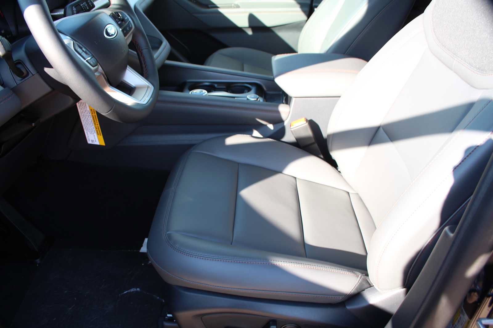 New 2026 Ford Explorer Active w/ Active Comfort Package RWD image 29