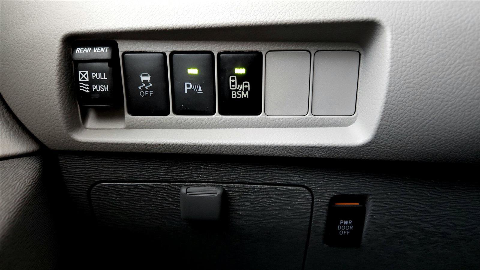 Used 2016 Toyota Sienna XLE Premium w/ Protection Package AWD/4WD image 35