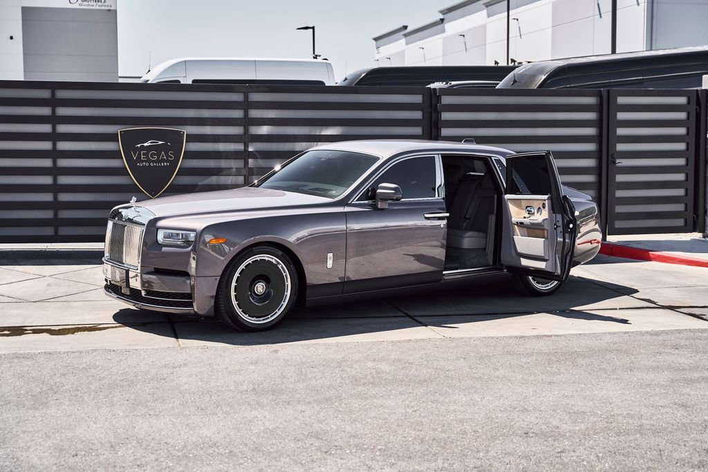 Used 2025 Rolls-Royce Phantom Sedan RWD image 6