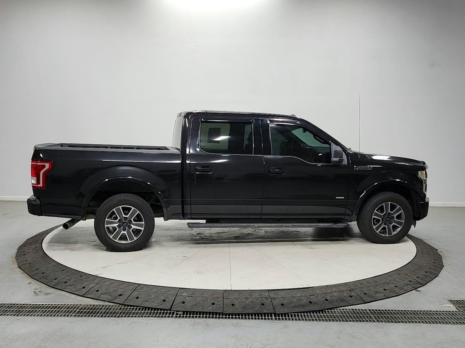 Used 2015 Ford F150 XLT w/ Equipment Group 301A Mid RWD image 8