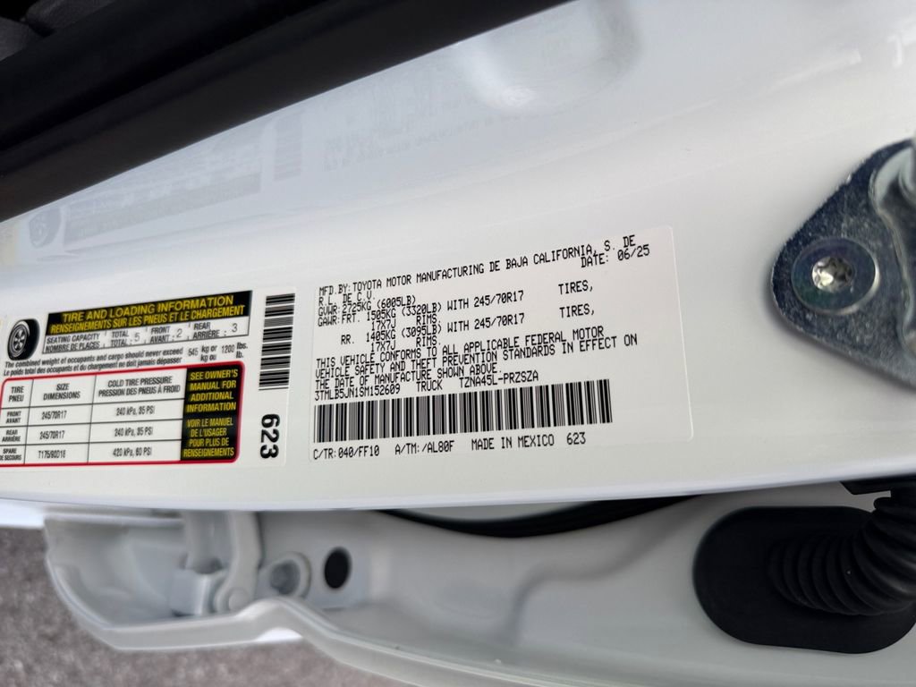 Used 2025 Toyota Tacoma SR5 AWD/4WD image 30