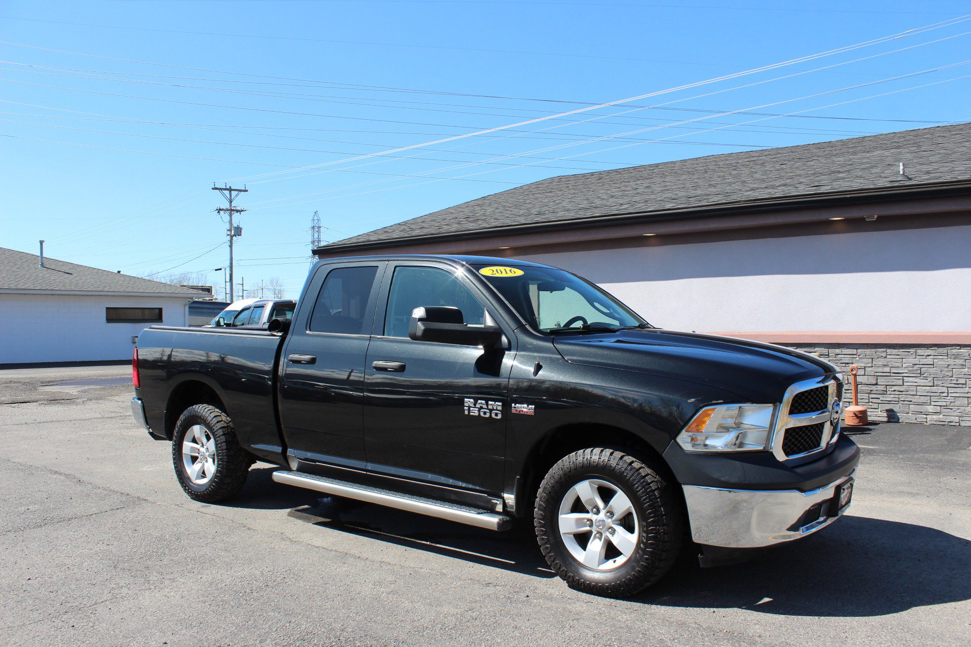Used 2016 RAM 1500 ST w/ SXT Appearance Group AWD/4WD image 2