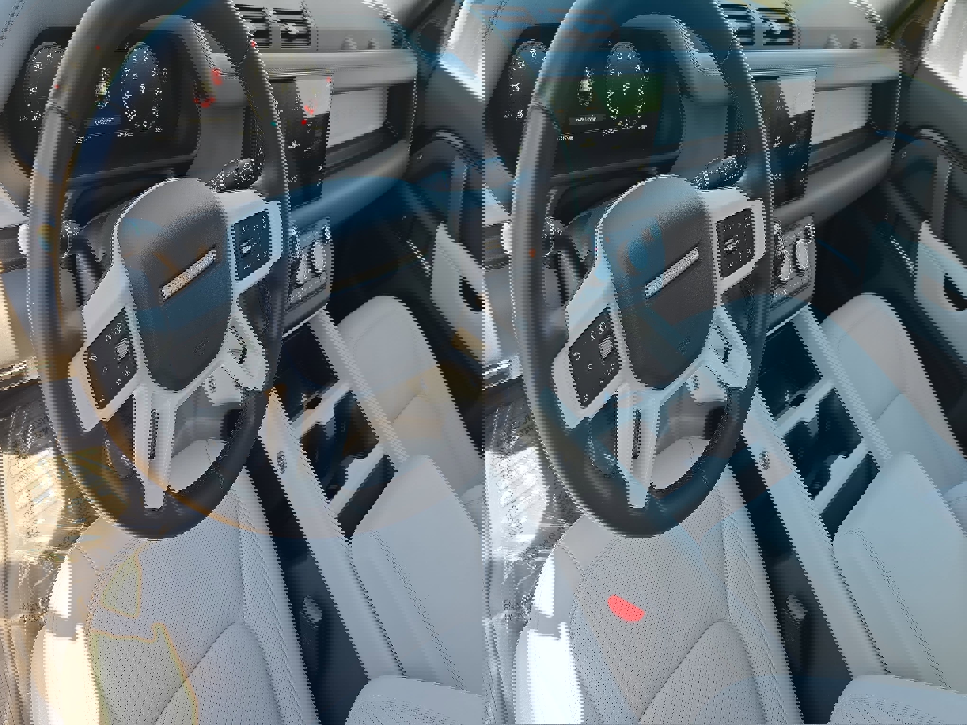 Used 2025 Land Rover Defender 110 S image 16