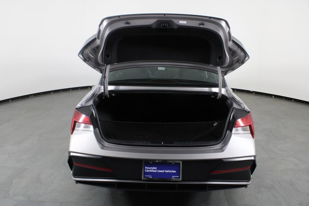 Certified 2024 Hyundai Elantra SEL w/ Convenience Package FWD image 17