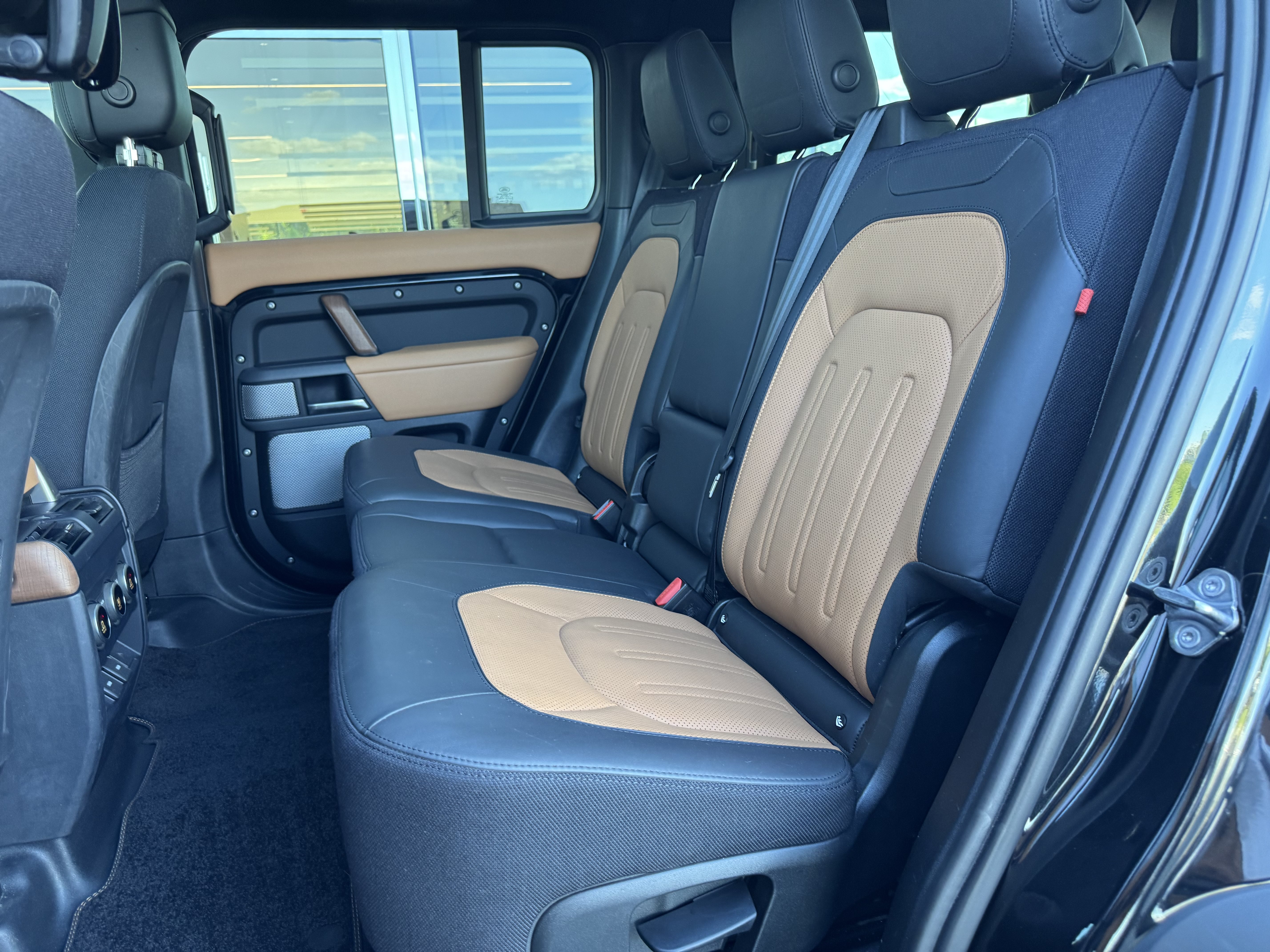 Certified 2023 Land Rover Defender 130 X AWD/4WD image 28