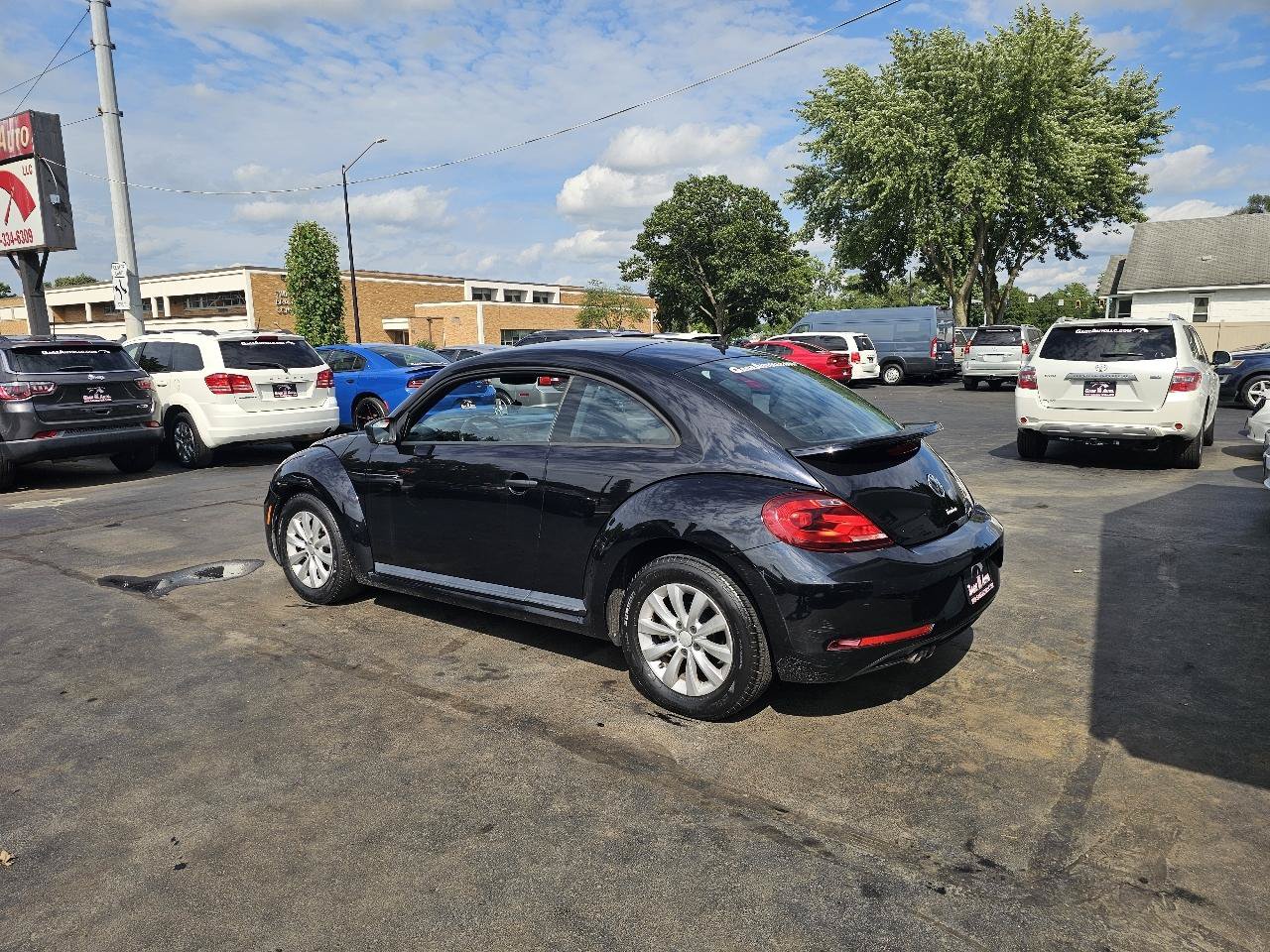 Used 2017 Volkswagen Beetle 1.8T S FWD image 7