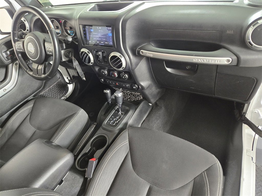 Used 2018 Jeep Wrangler Unlimited Sahara w/ Connectivity Group image 20