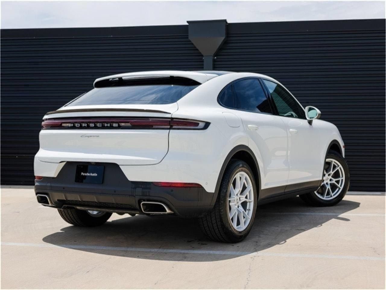 Certified 2025 Porsche Cayenne Coupe AWD/4WD image 7