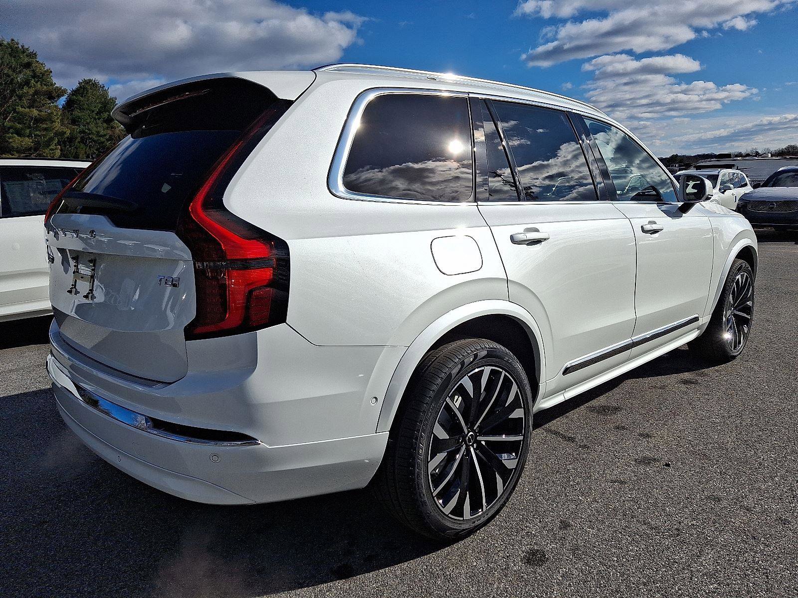 New 2026 Volvo XC90 T8 Plus w/ Protection Package Premier image 4