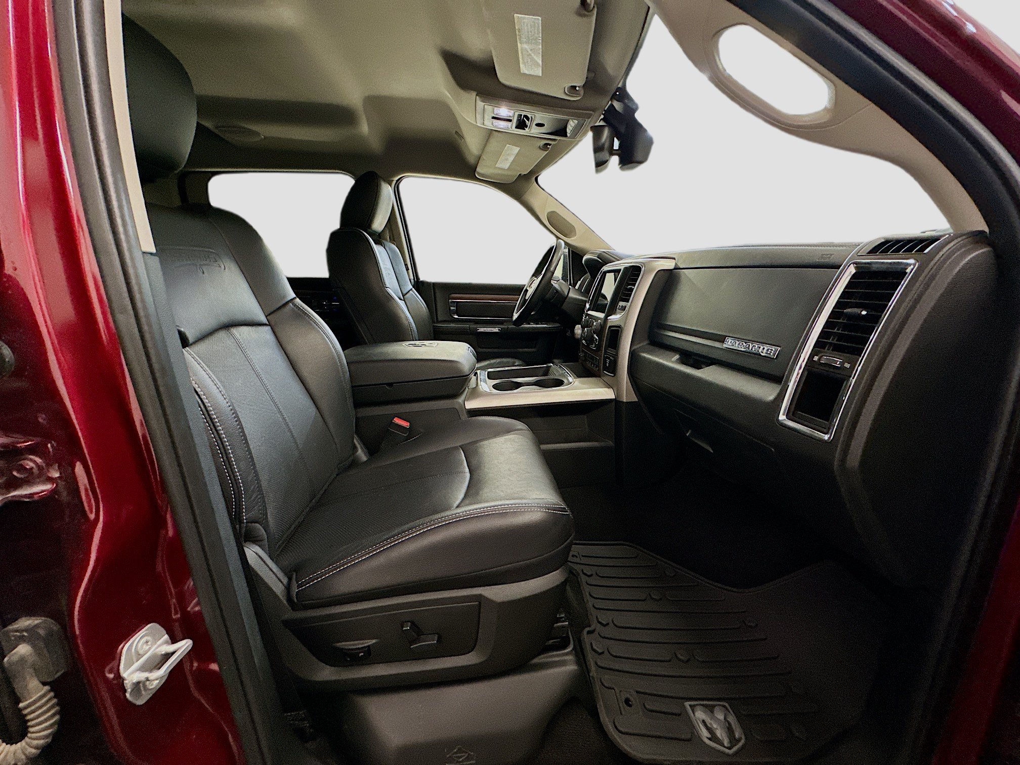 Used 2018 RAM 1500 Laramie w/ Protection Group AWD/4WD image 31