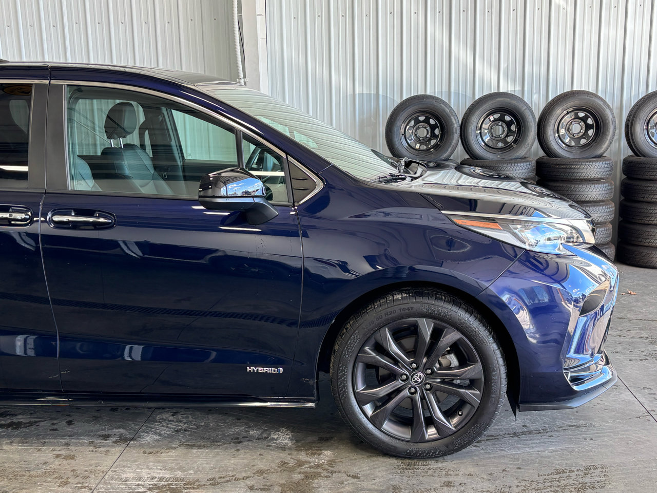 Used 2021 Toyota Sienna XSE image 24