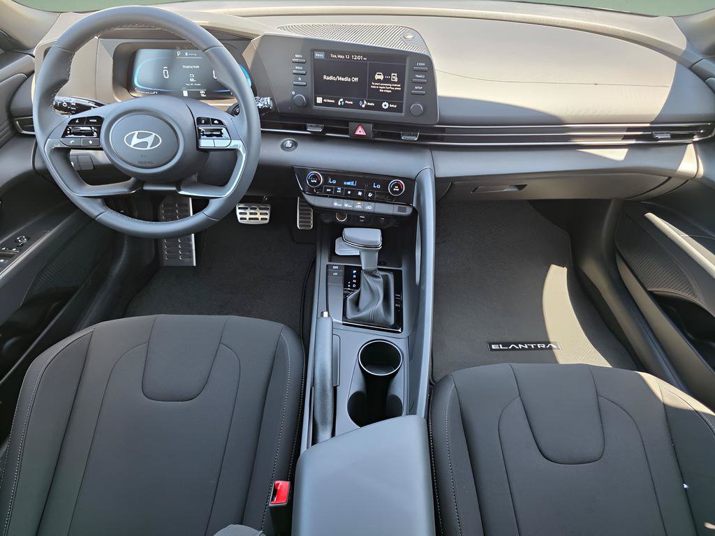 New 2026 Hyundai Elantra Sport FWD image 15