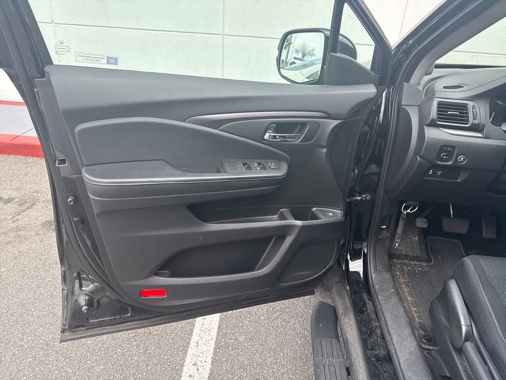 Used 2018 Honda Ridgeline Sport image 8