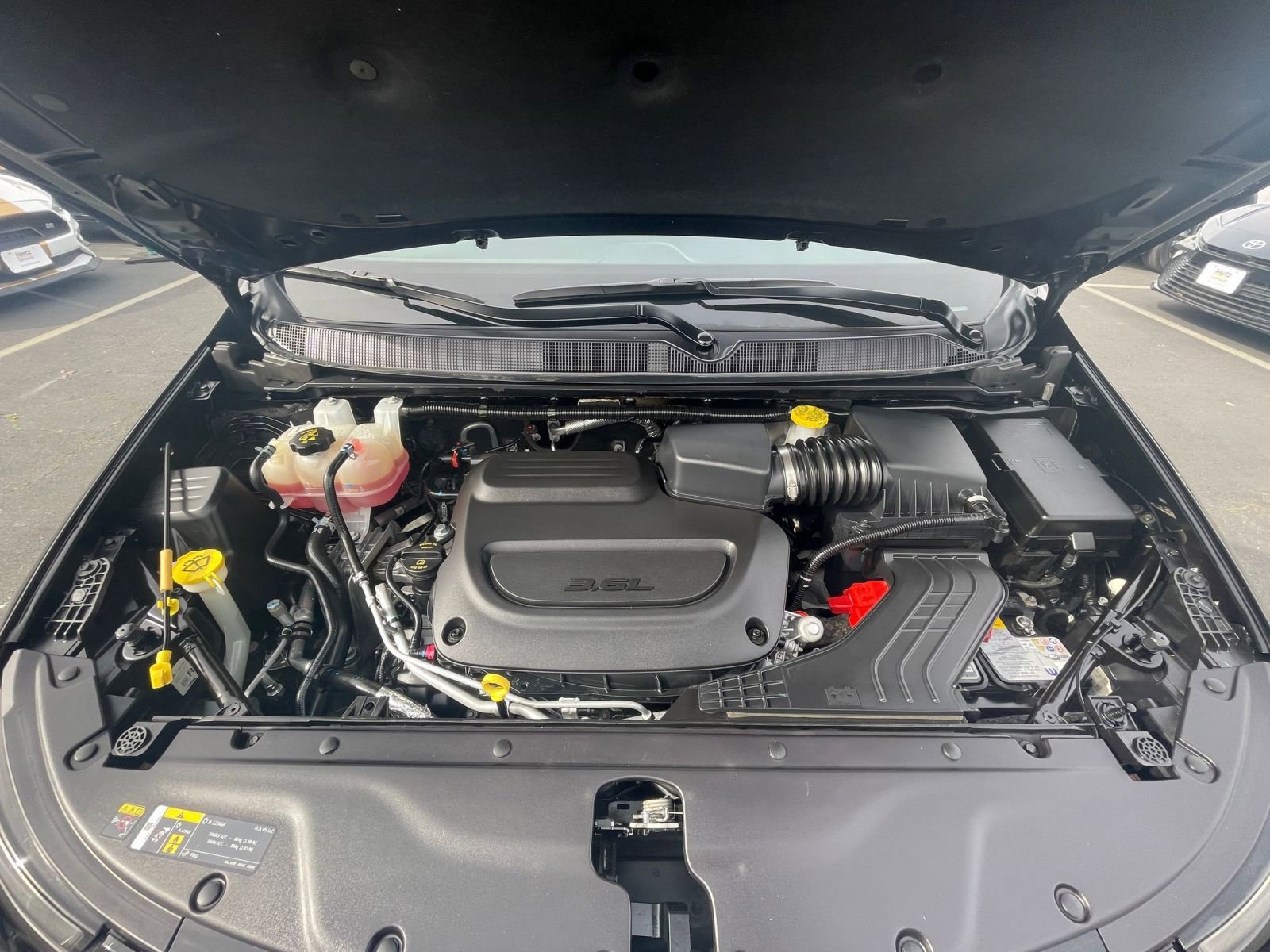 Used 2025 Chrysler Pacifica Select image 29