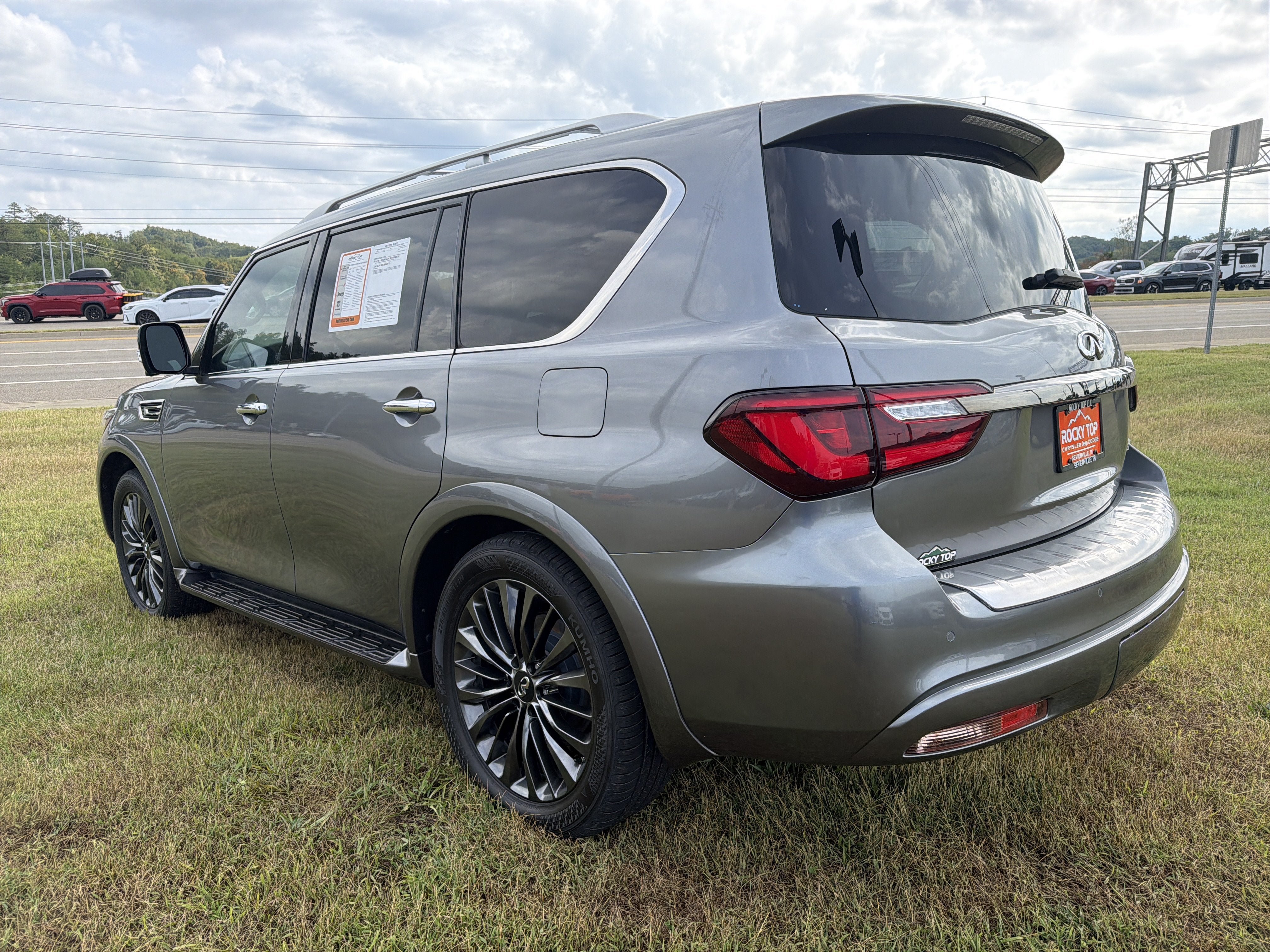 Used 2021 INFINITI QX80 Premium Select w/ Cargo Package RWD image 10