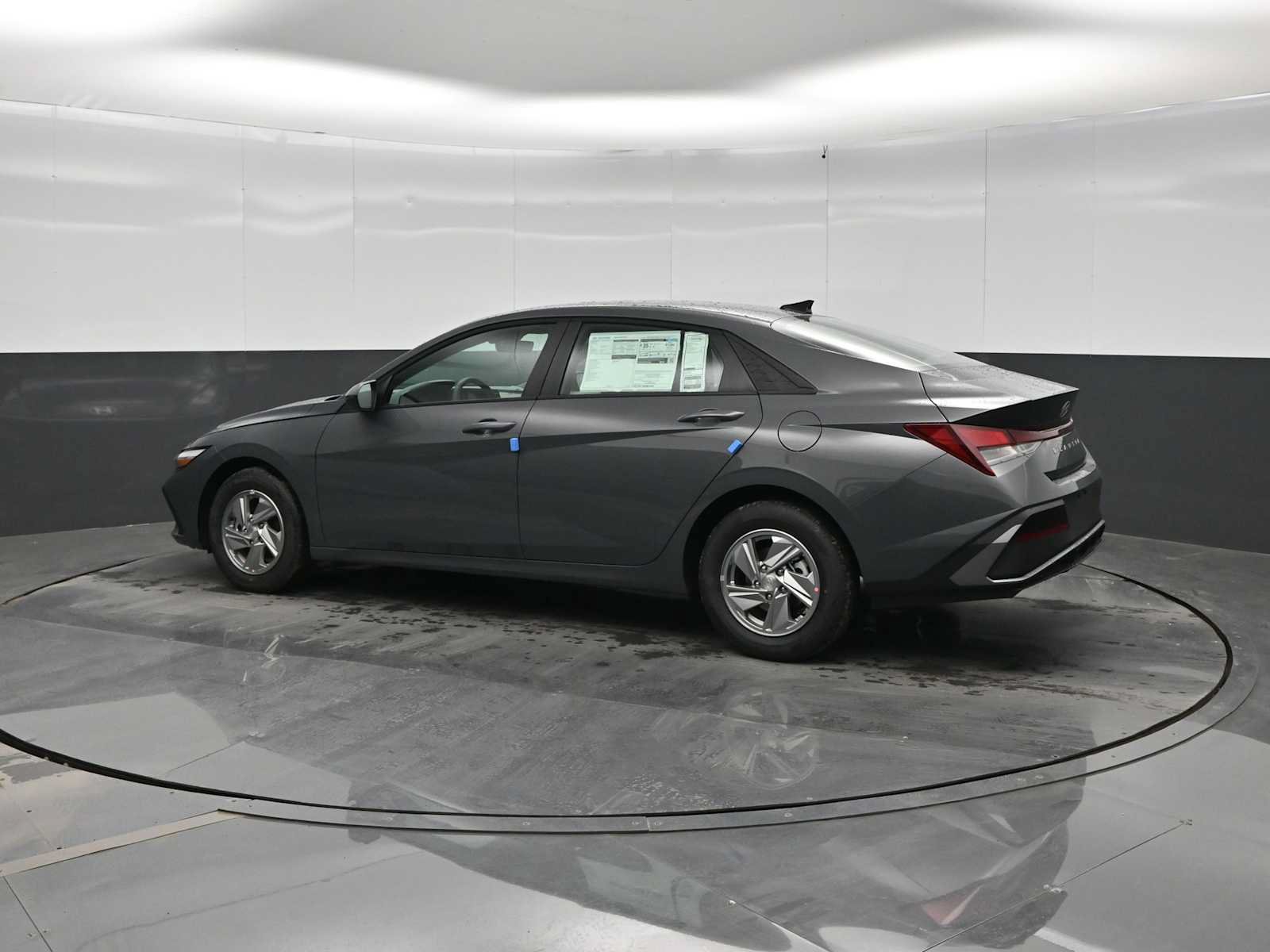 New 2026 Hyundai Elantra SE FWD image 5