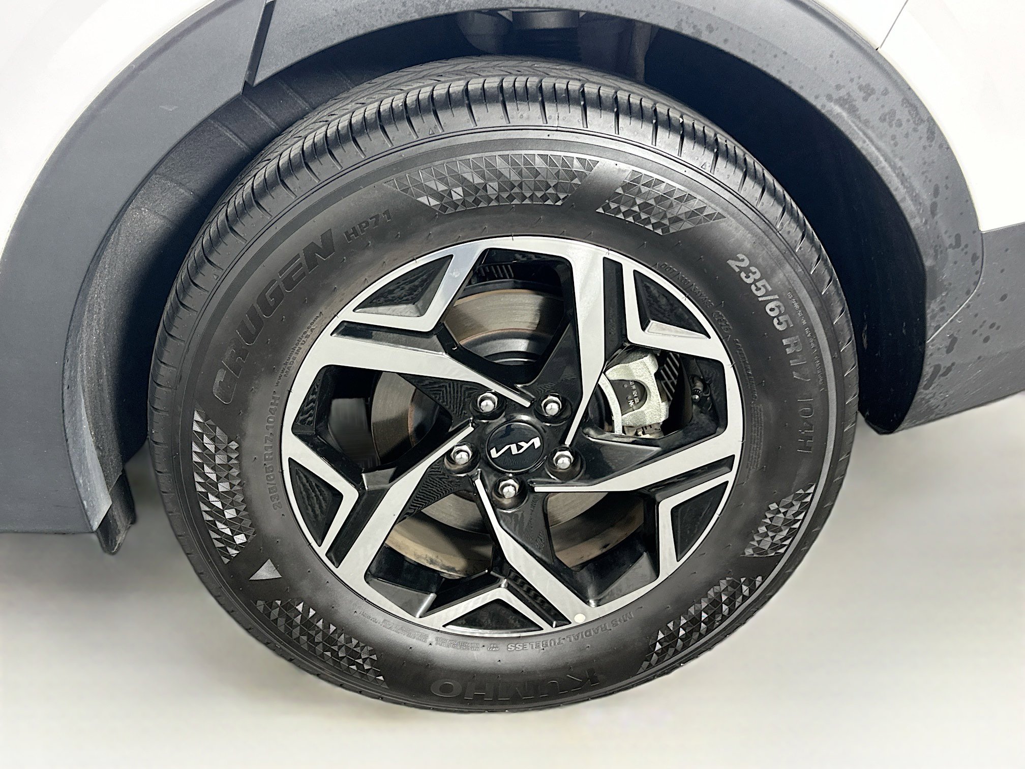 Used 2025 Kia Sportage LX image 11