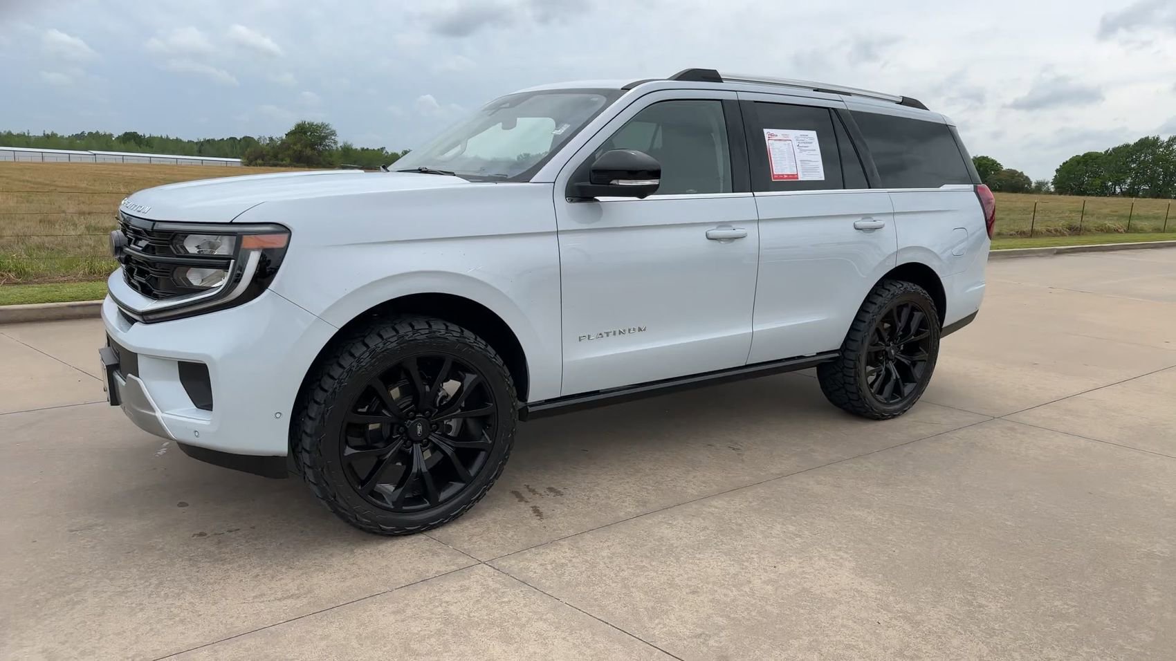 Used 2025 Ford Expedition Platinum AWD/4WD image 5