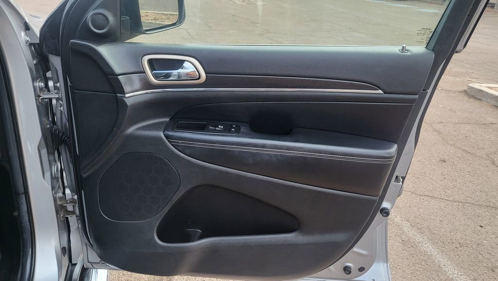 Used 2014 Jeep Grand Cherokee Limited RWD image 18