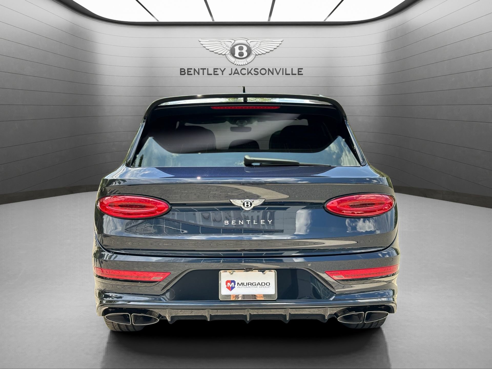 Used 2024 Bentley Bentayga image 19