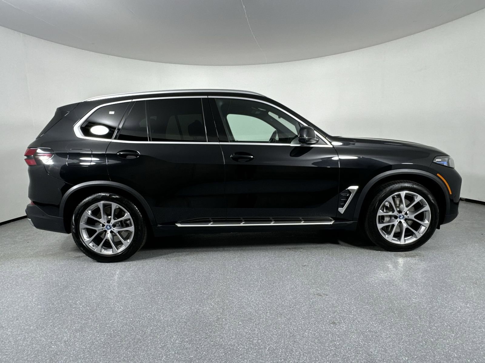 Used 2024 BMW X5 xDrive50e image 36