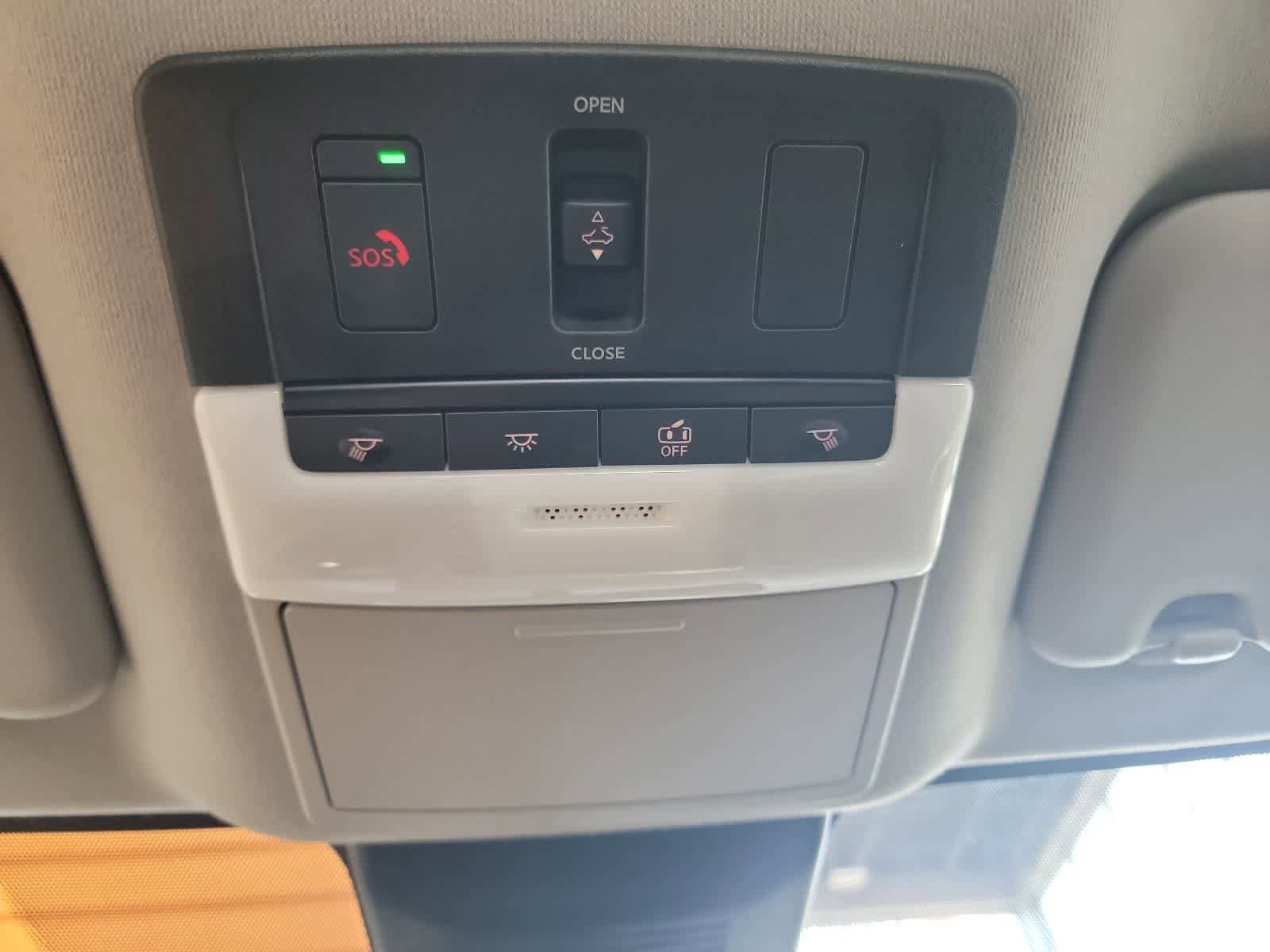Used 2023 Nissan Sentra SR w/ SR Premium Package FWD image 27