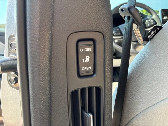 Certified 2026 Honda Odyssey Elite image 31