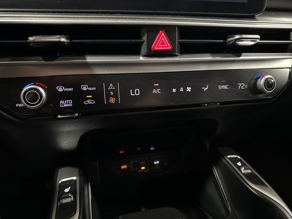 Used 2024 Kia Sorento S image 17
