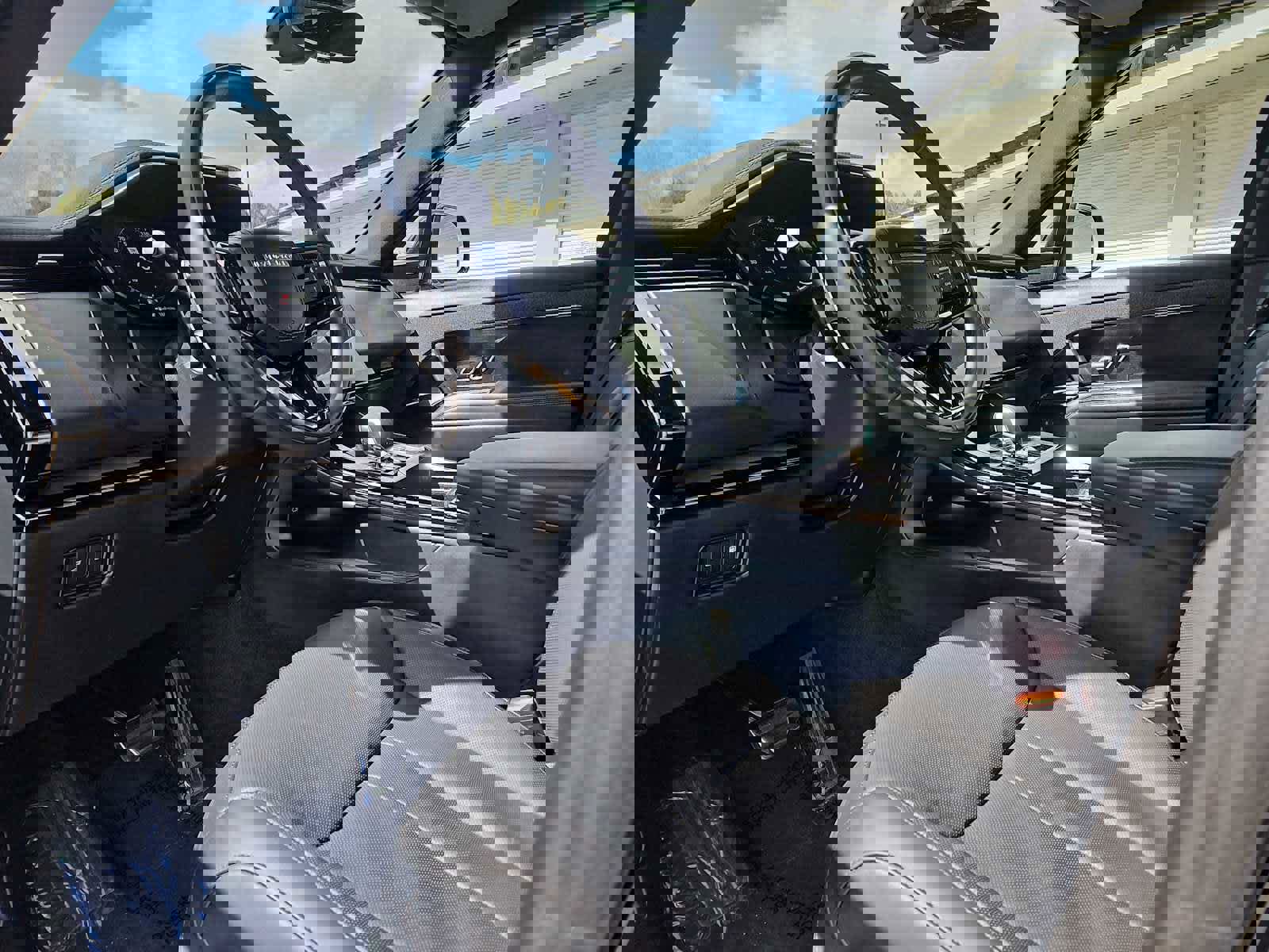 Used 2025 Land Rover Range Rover Sport Dynamic SE AWD/4WD image 11