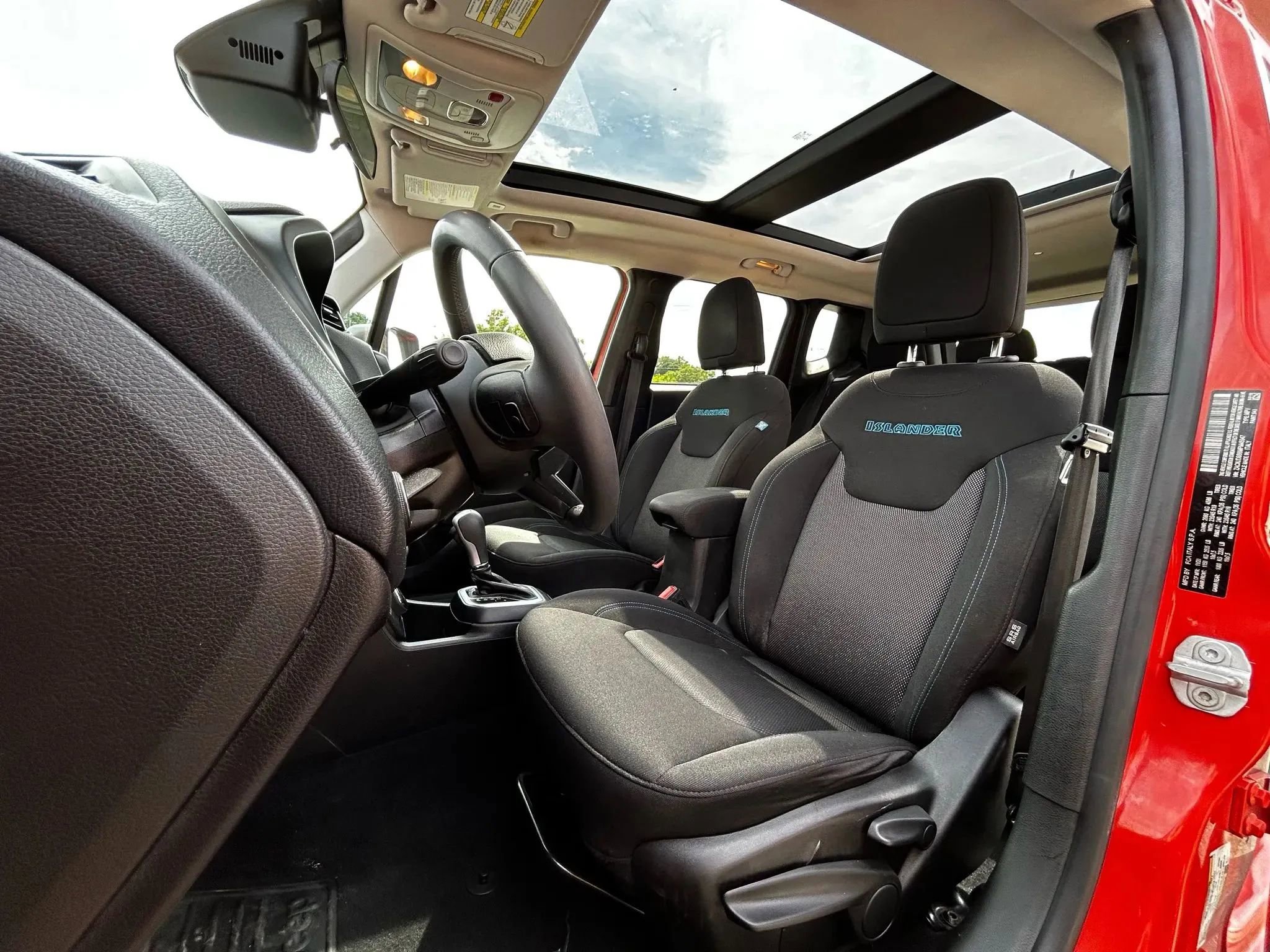 Used 2021 Jeep Renegade Latitude image 34