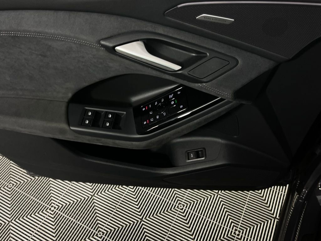 Used 2025 Audi SQ6 e-tron Prestige w/ Black Edition One AWD/4WD image 26