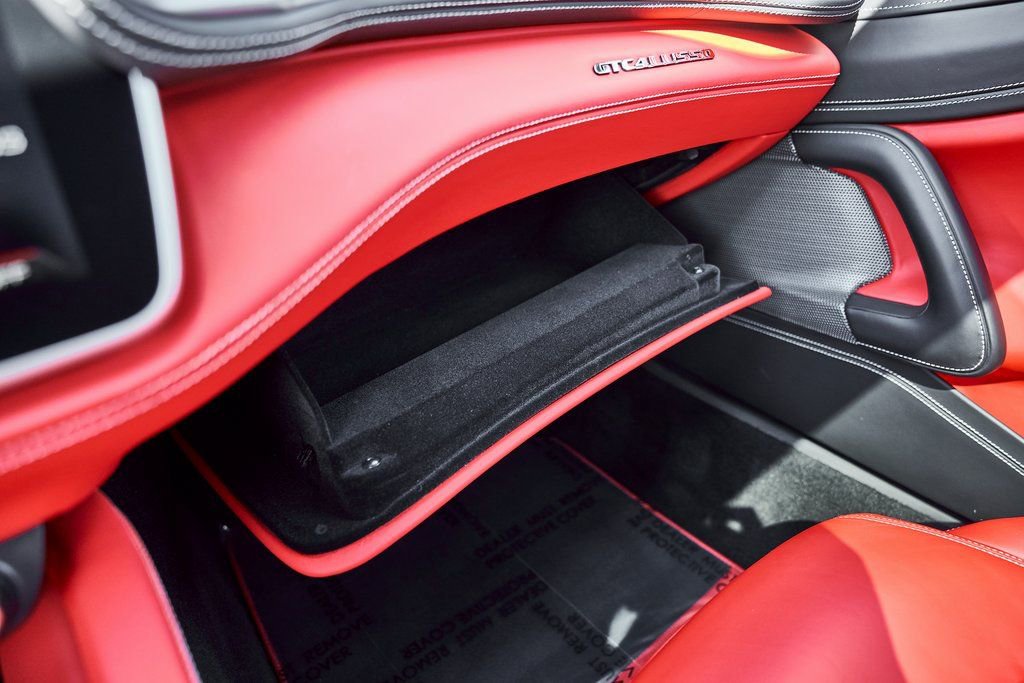 Used 2020 Ferrari GTC4Lusso image 82