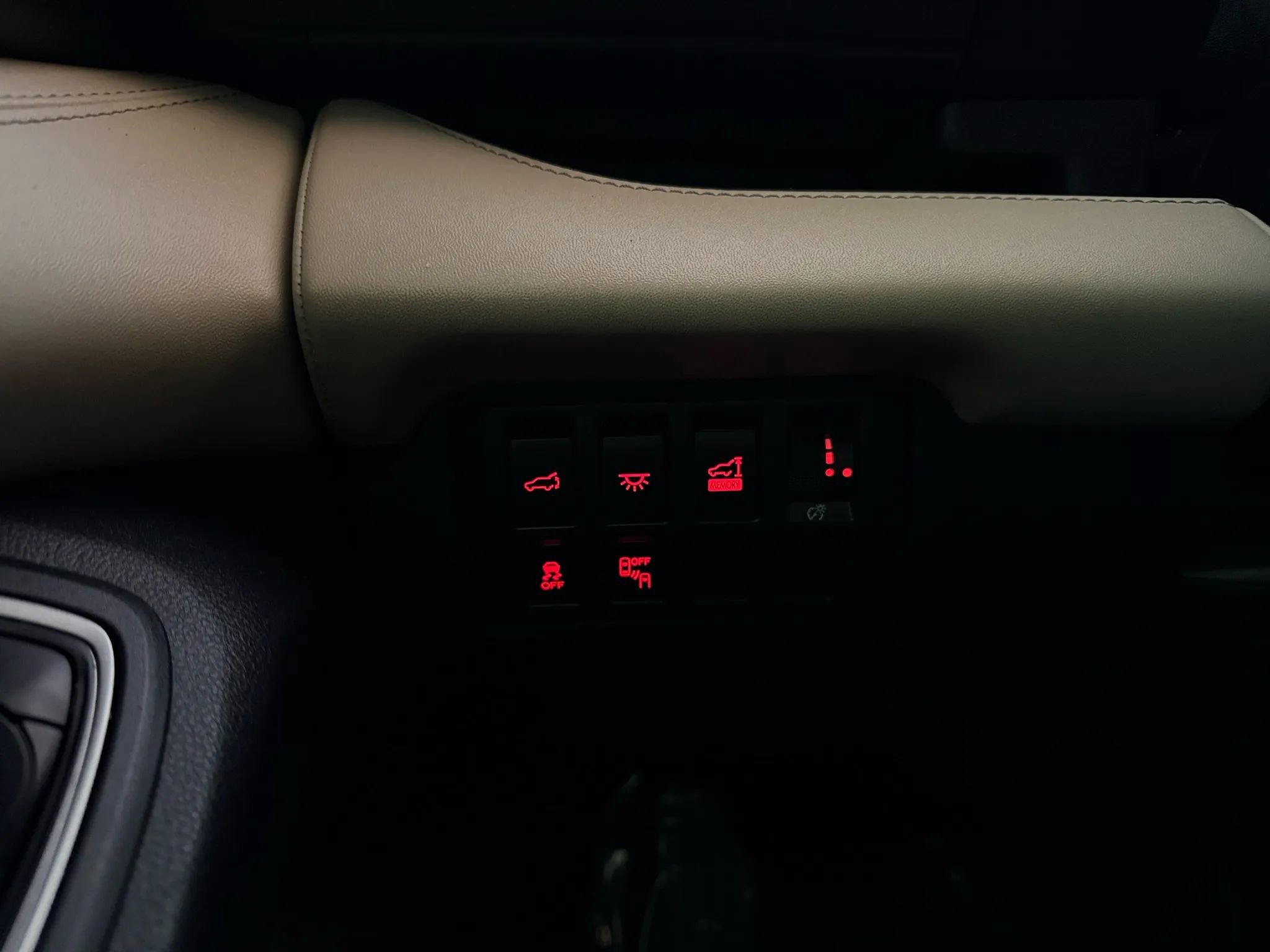 Used 2020 Subaru Ascent Limited image 33