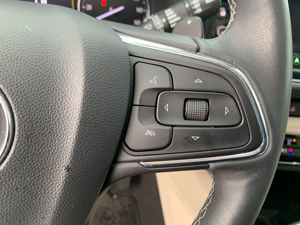 Used 2023 Buick Envision Avenir image 28