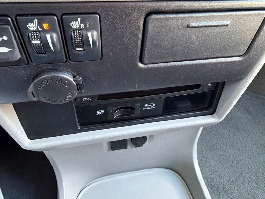 Used 2015 Toyota Sienna XLE Premium FWD image 18