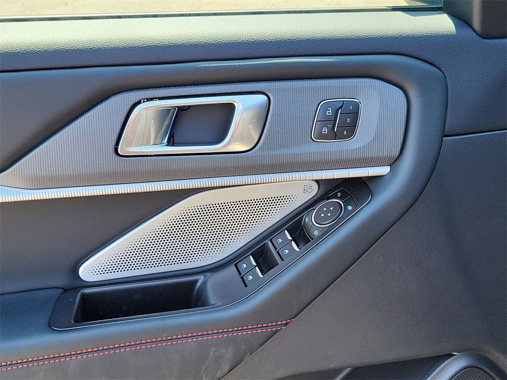 New 2025 Ford Explorer ST w/ Sun And Sound Package image 15