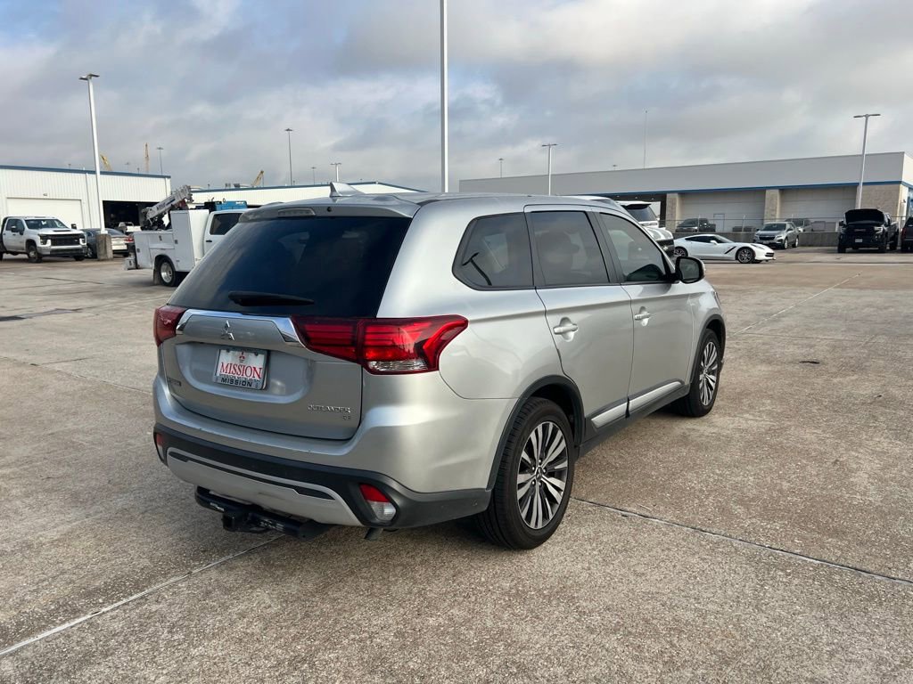Used 2019 Mitsubishi Outlander SE FWD image 5