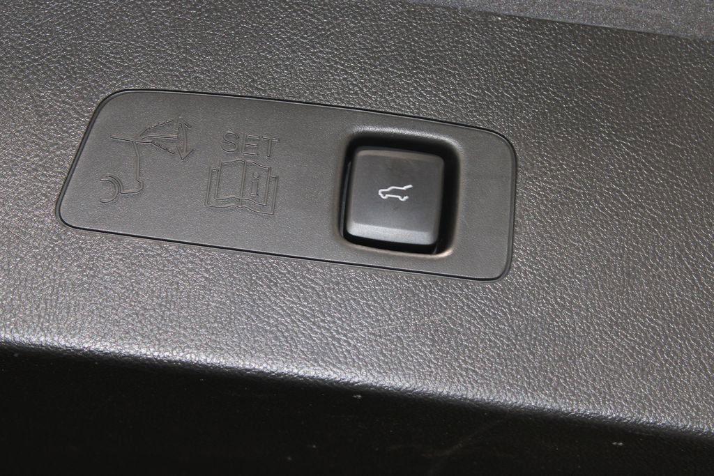 Used 2022 Lincoln Corsair FWD image 16