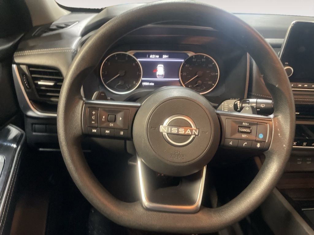 Used 2024 Nissan Rogue SV image 15